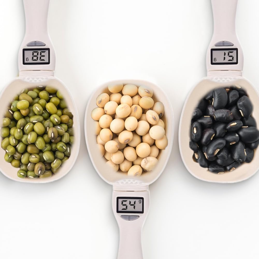 Digital measuring spoon for accurate pet food portions