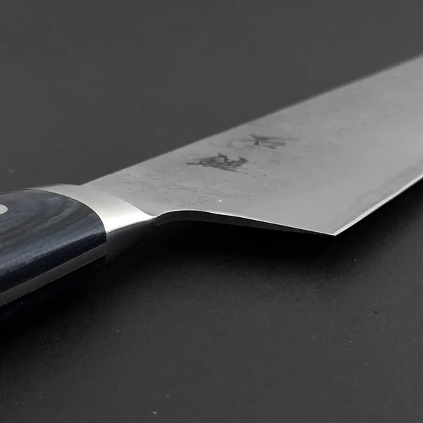 Ergonomic handle on Japanese chef knife