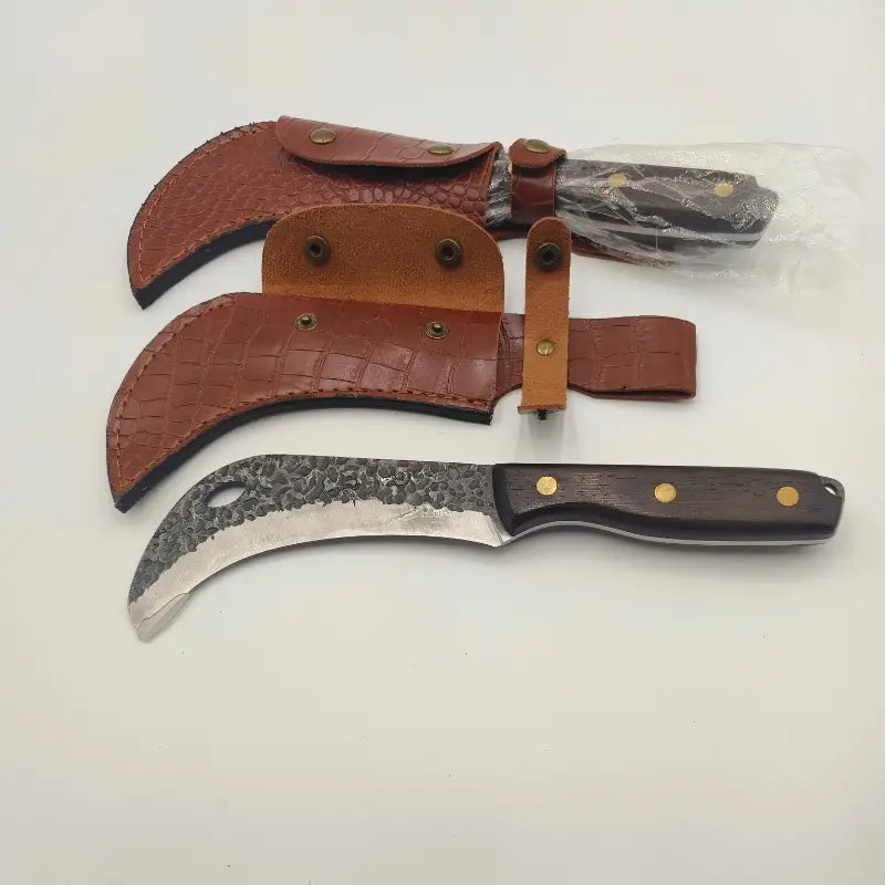 Farming sickle designed for harvesting and cutting