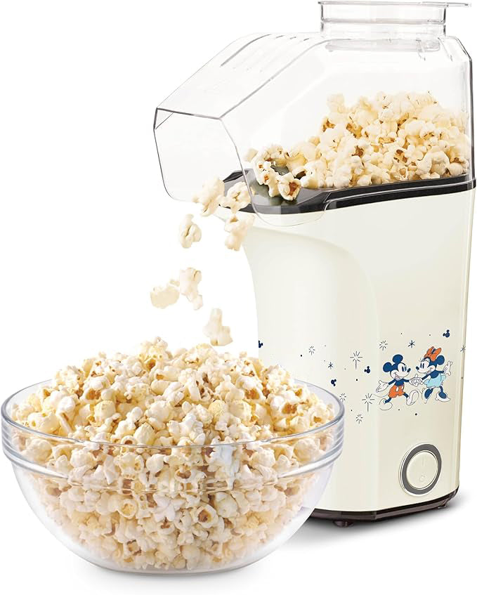 Popcorn maker with non slip feet